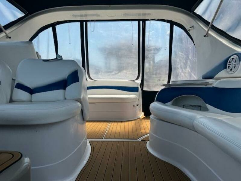 2005 Larson 370 Cabrio