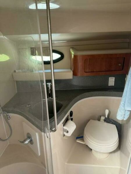 2005 Larson 370 Cabrio