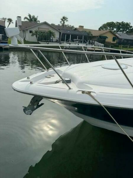 2005 Larson 370 Cabrio