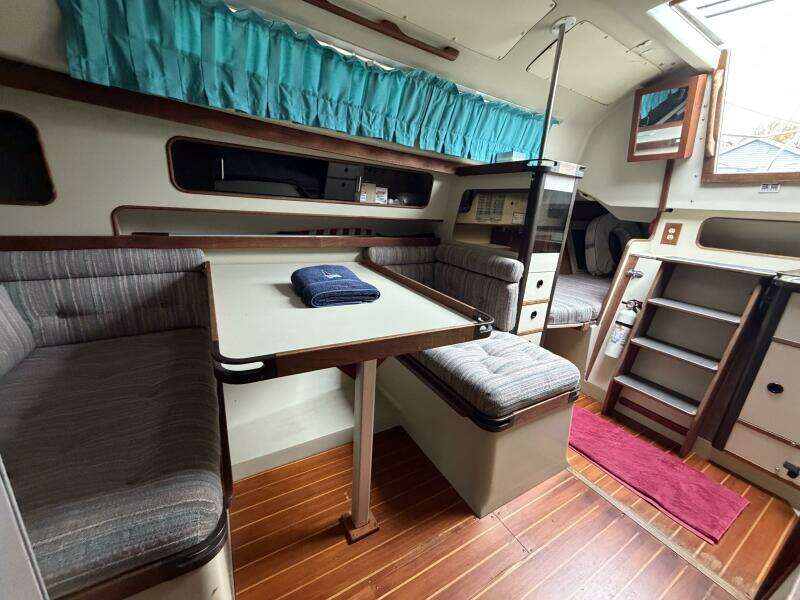 32ft C amp C Yacht For Sale