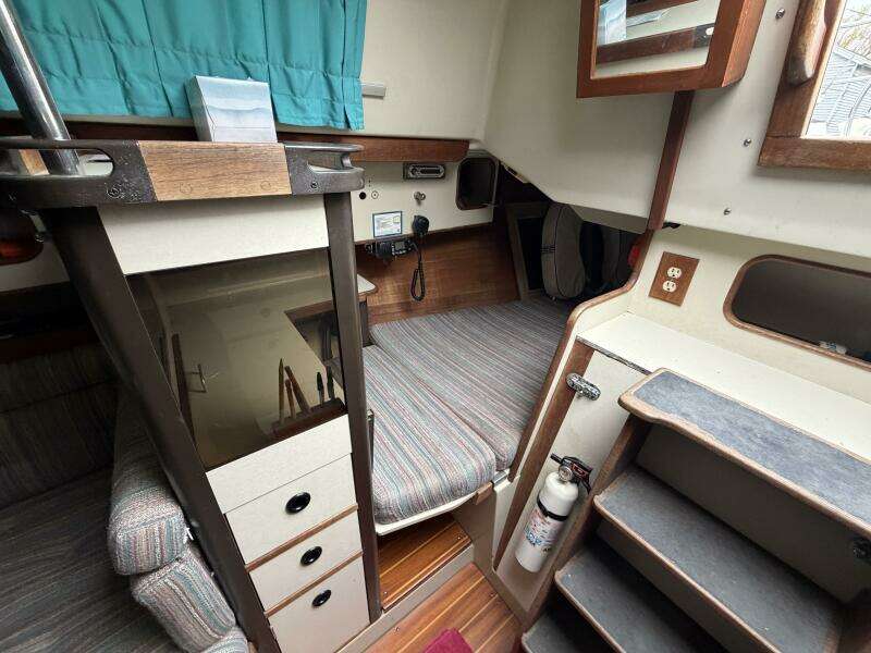 32ft C amp C Yacht For Sale