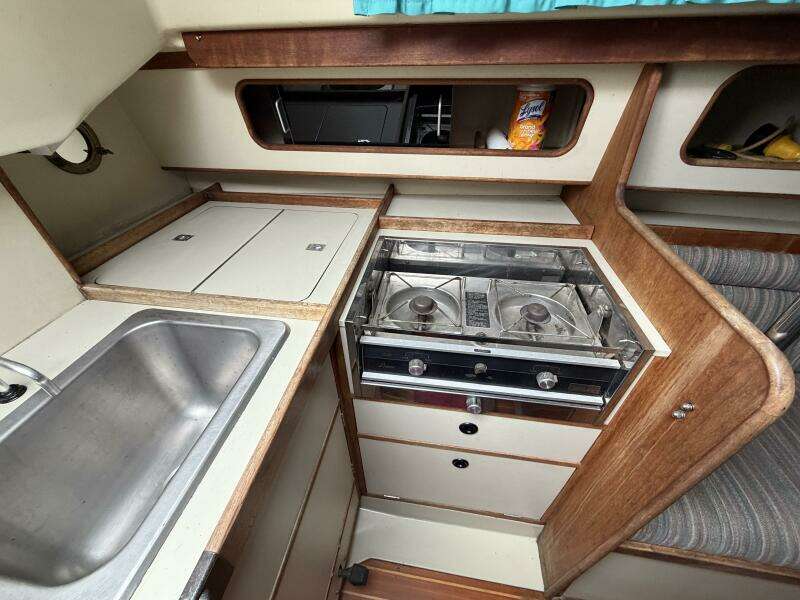 32ft C amp C Yacht For Sale