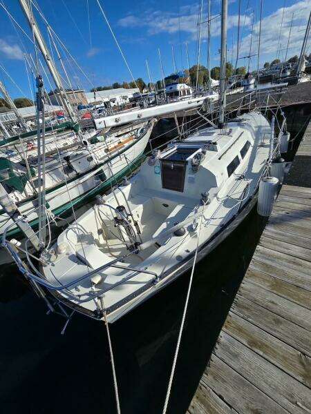 32ft C amp C Yacht For Sale