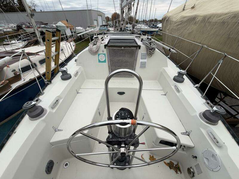 32ft C amp C Yacht For Sale