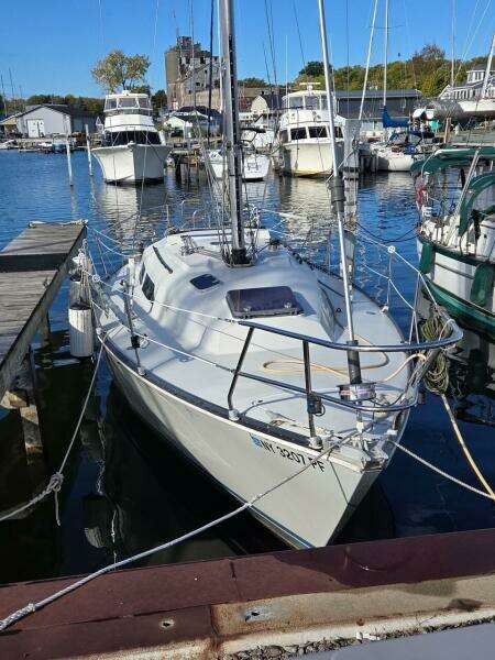 32ft C amp C Yacht For Sale