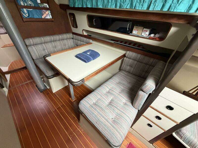 32ft C amp C Yacht For Sale