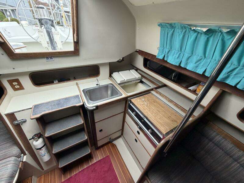 32ft C amp C Yacht For Sale