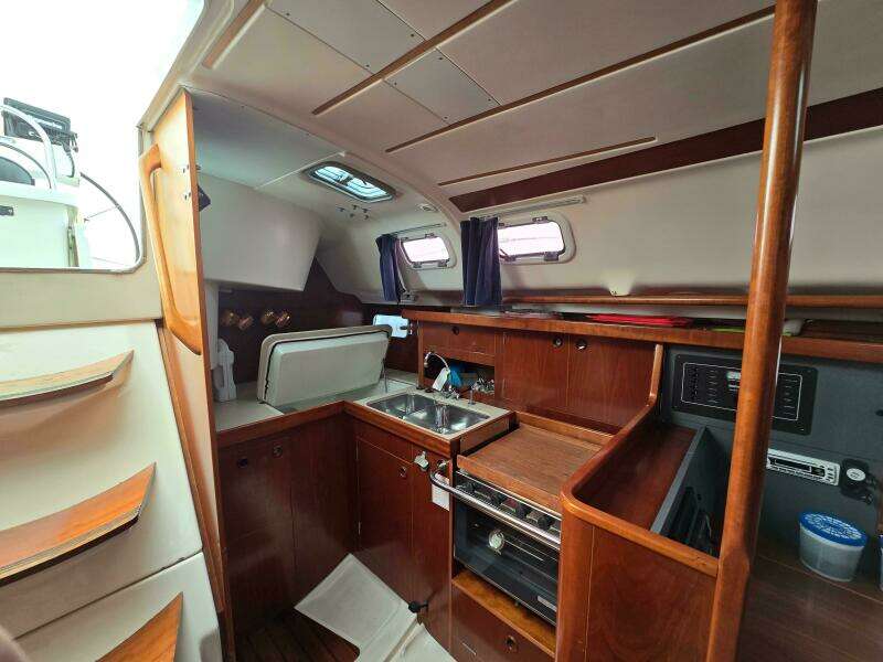 TIP SEA 35ft Beneteau Yacht For Sale