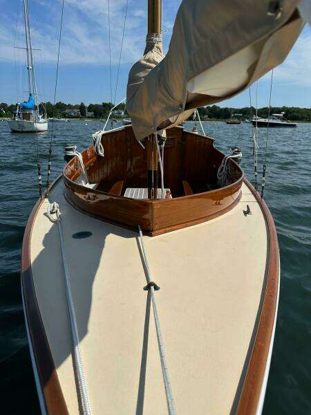 SECOND WIND 28ft Herreshoff Yacht For Sale