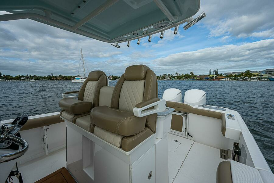 29ft Everglades Yacht For Sale