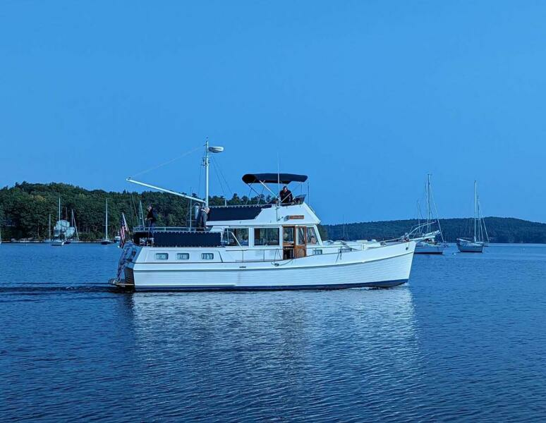 APRES SKI 42ft Grand Banks Yacht For Sale
