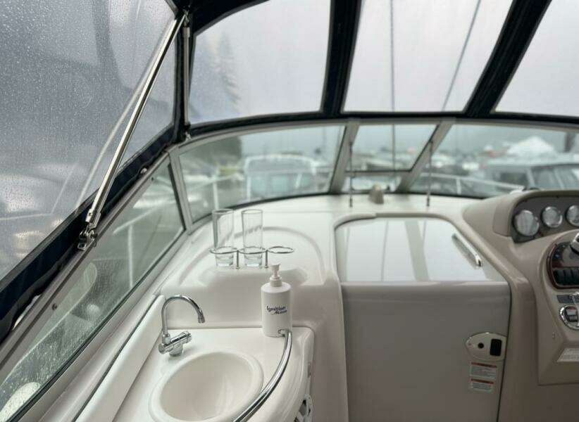 30ft Sea Ray Yacht For Sale