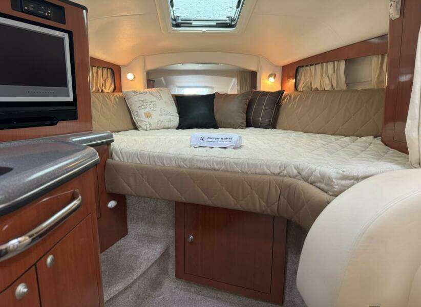 30ft Sea Ray Yacht For Sale