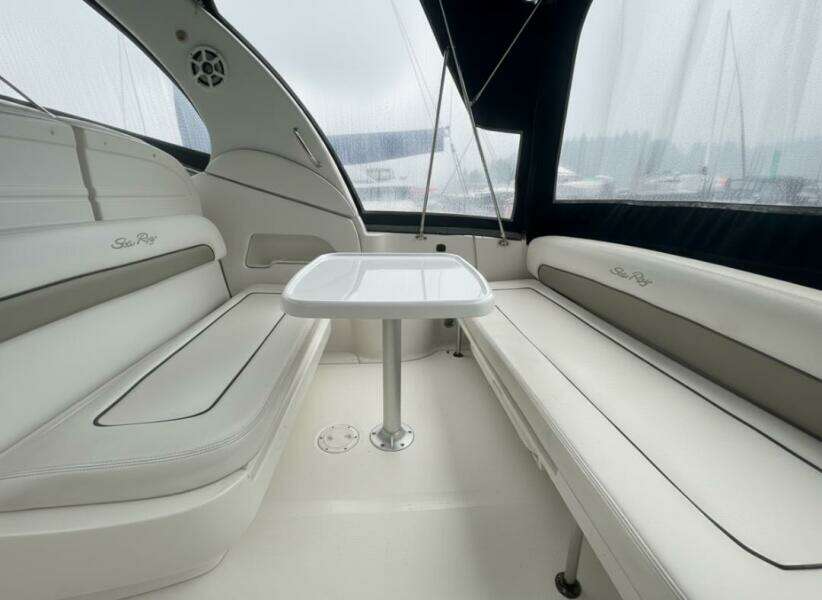 30ft Sea Ray Yacht For Sale