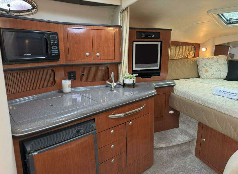30ft Sea Ray Yacht For Sale