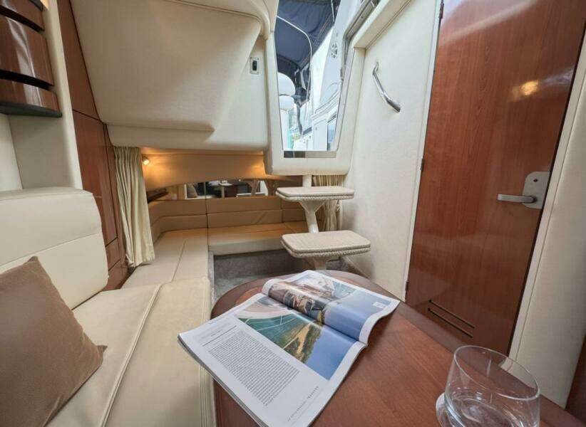 30ft Sea Ray Yacht For Sale