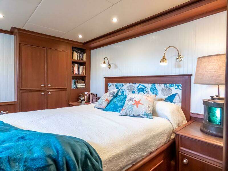 iiWii 80ft Northern Marine Yacht For Sale