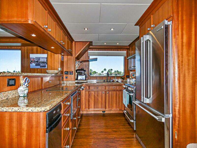 iiWii 80ft Northern Marine Yacht For Sale