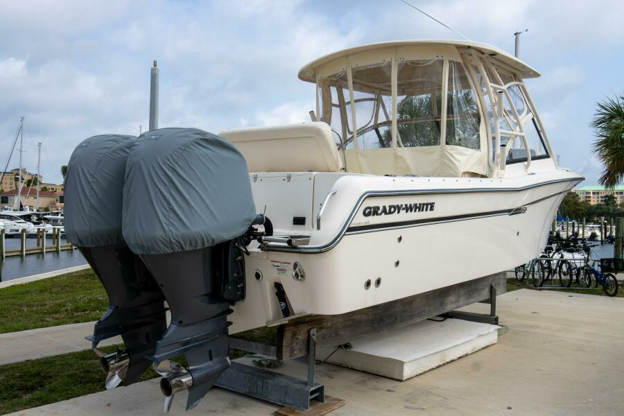 28ft Grady White Yacht For Sale