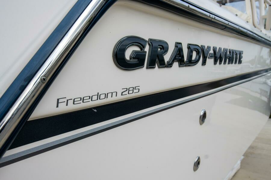 28ft Grady White Yacht For Sale