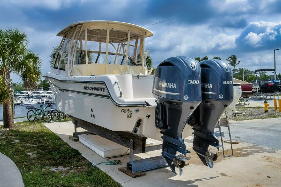 28ft Grady White Yacht For Sale