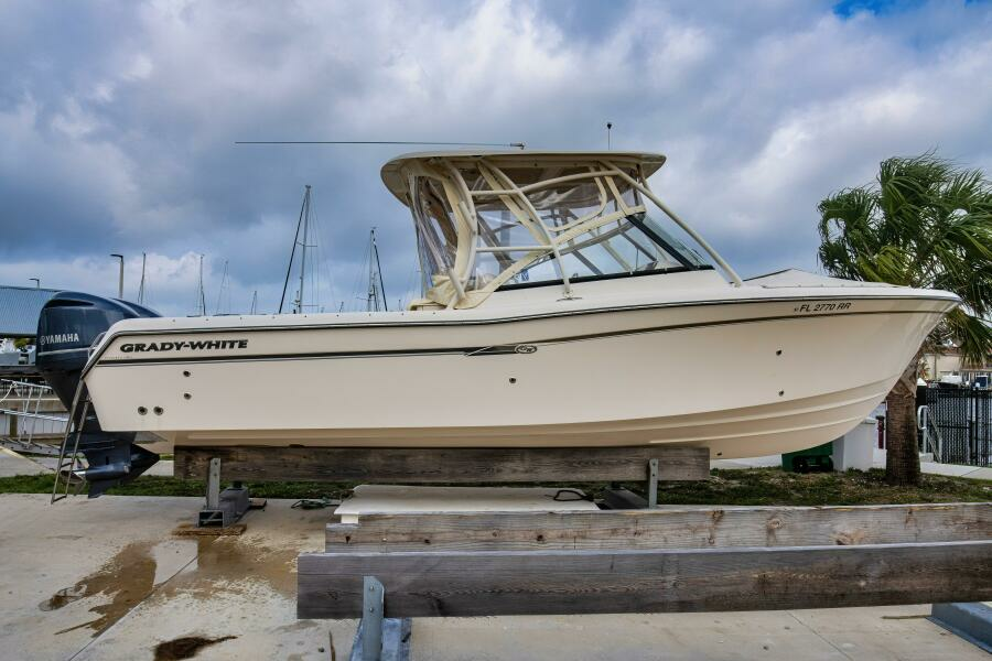 28ft Grady White Yacht For Sale