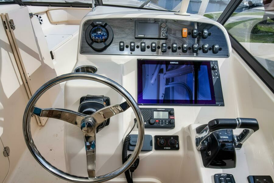 28ft Grady White Yacht For Sale