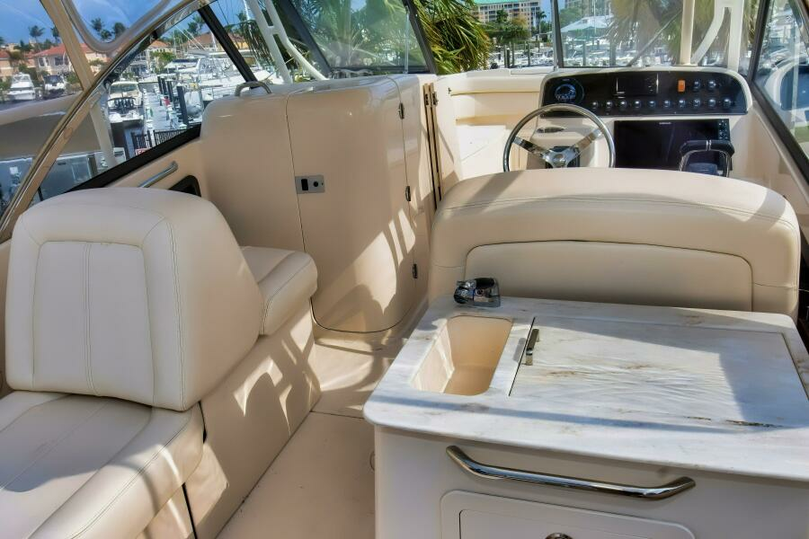 28ft Grady White Yacht For Sale