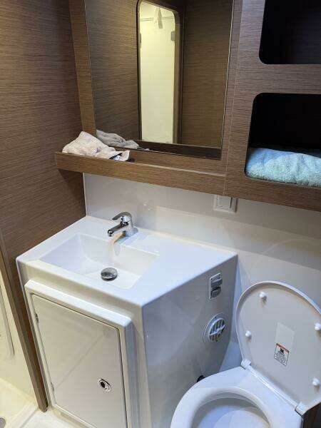JELLIBLU 42ft Lagoon Yacht For Sale