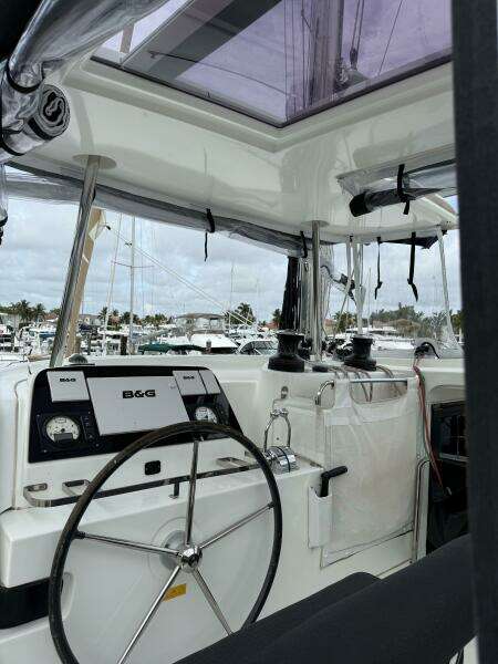 JELLIBLU 42ft Lagoon Yacht For Sale
