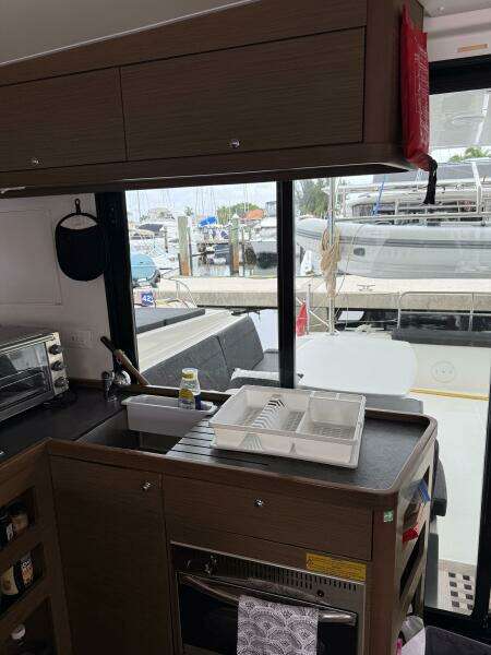 JELLIBLU 42ft Lagoon Yacht For Sale