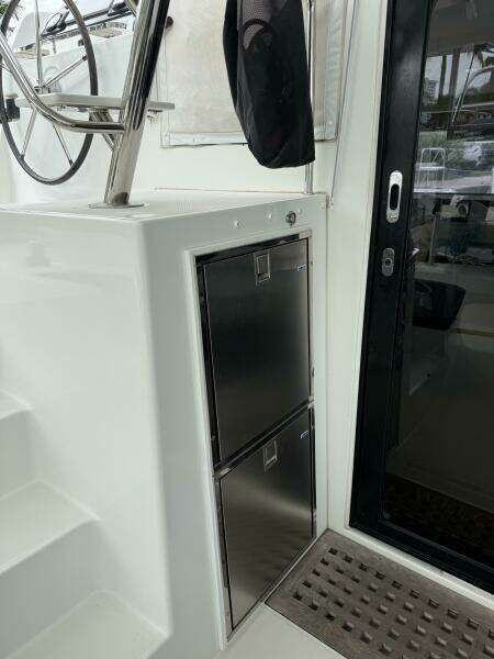 JELLIBLU 42ft Lagoon Yacht For Sale