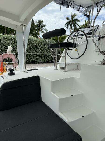 JELLIBLU 42ft Lagoon Yacht For Sale