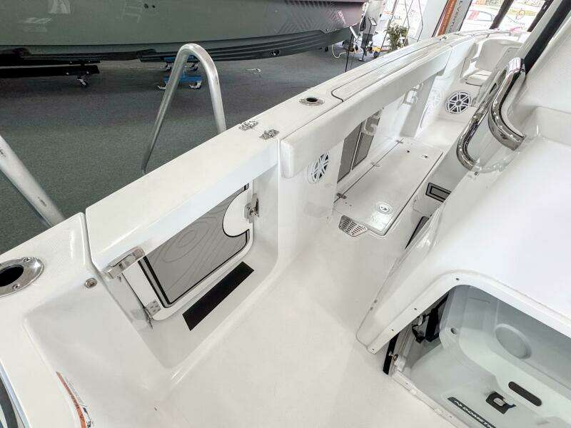 24ft Wellcraft Yacht For Sale