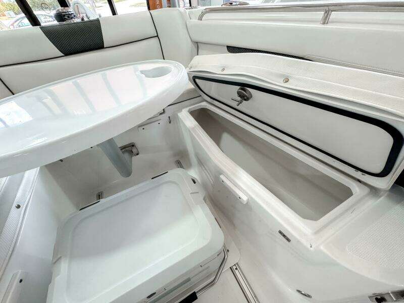 24ft Wellcraft Yacht For Sale