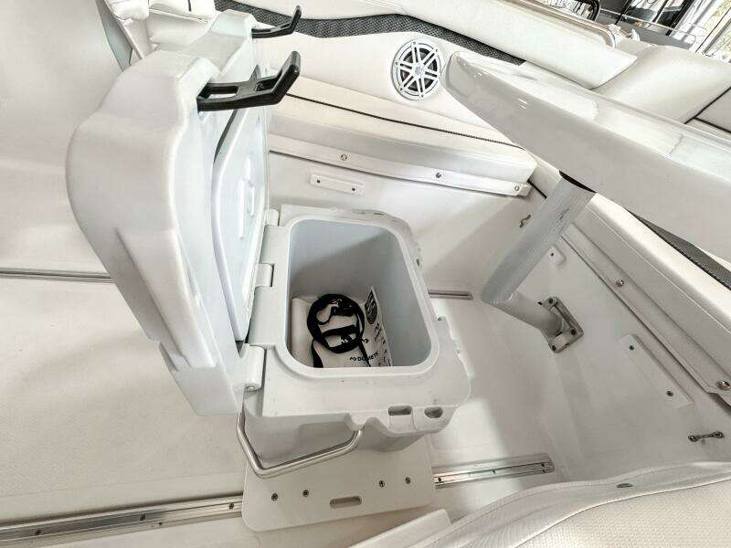 24ft Wellcraft Yacht For Sale