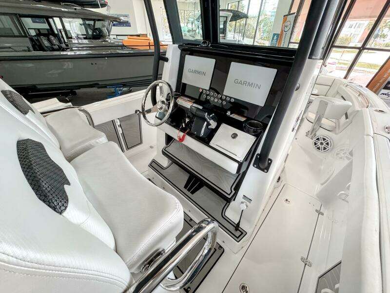 24ft Wellcraft Yacht For Sale