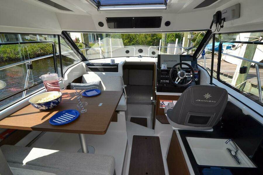 26ft Jeanneau Yacht For Sale