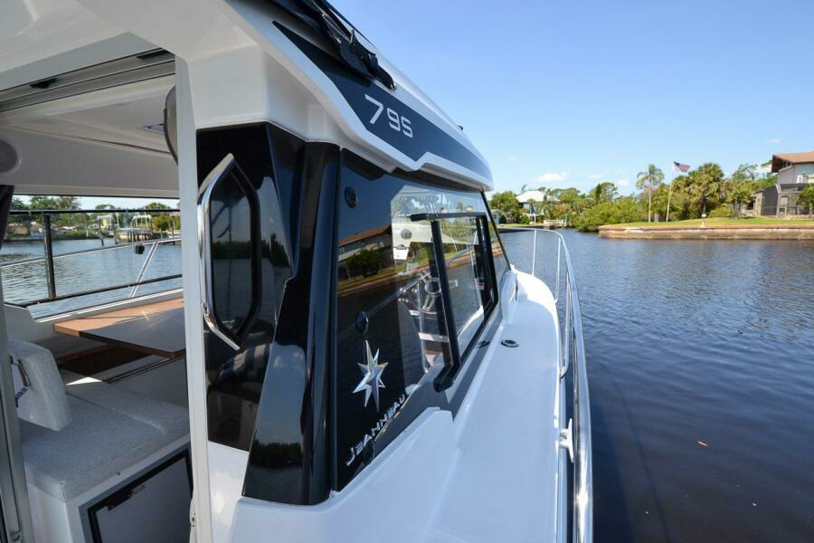 26ft Jeanneau Yacht For Sale