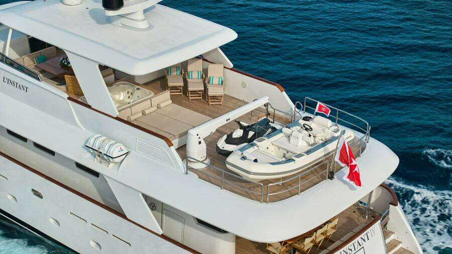 L INSTANT IV 108ft Costruzioni Navali Tigullio Castagnola Yacht For Sale