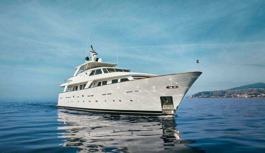 L INSTANT IV 108ft Costruzioni Navali Tigullio Castagnola Yacht For Sale