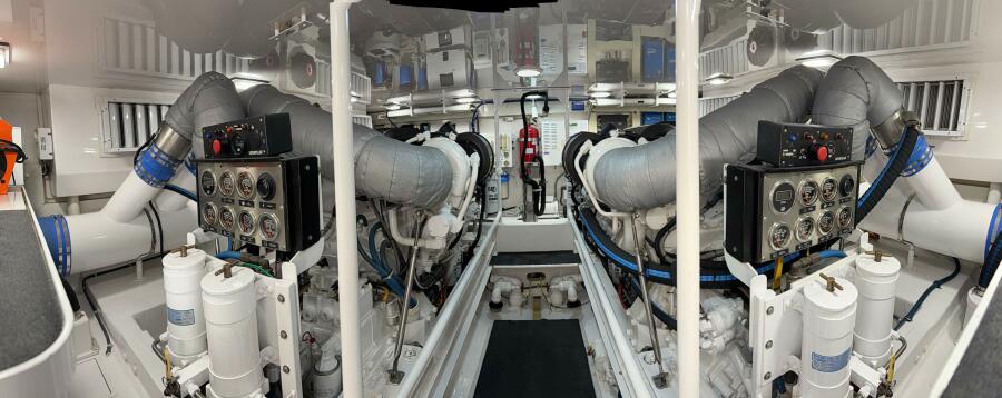 64' 2007 Viking Convertible