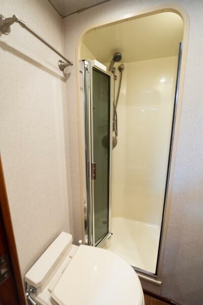 64' 2007 Viking Convertible