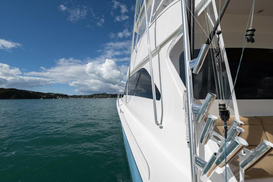 64' 2007 Viking Convertible