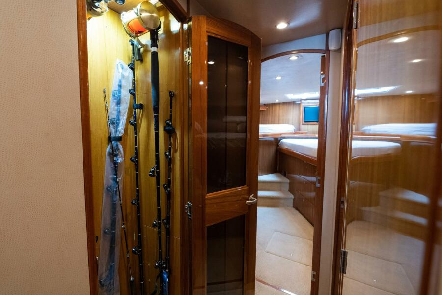 64' 2007 Viking Convertible