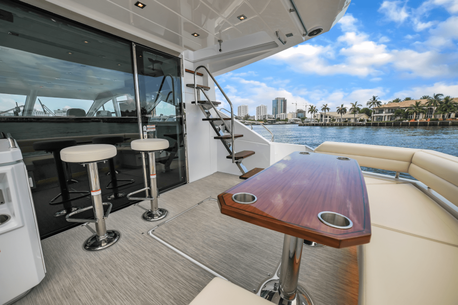 60ft Cruisers Yachts Yacht For Sale