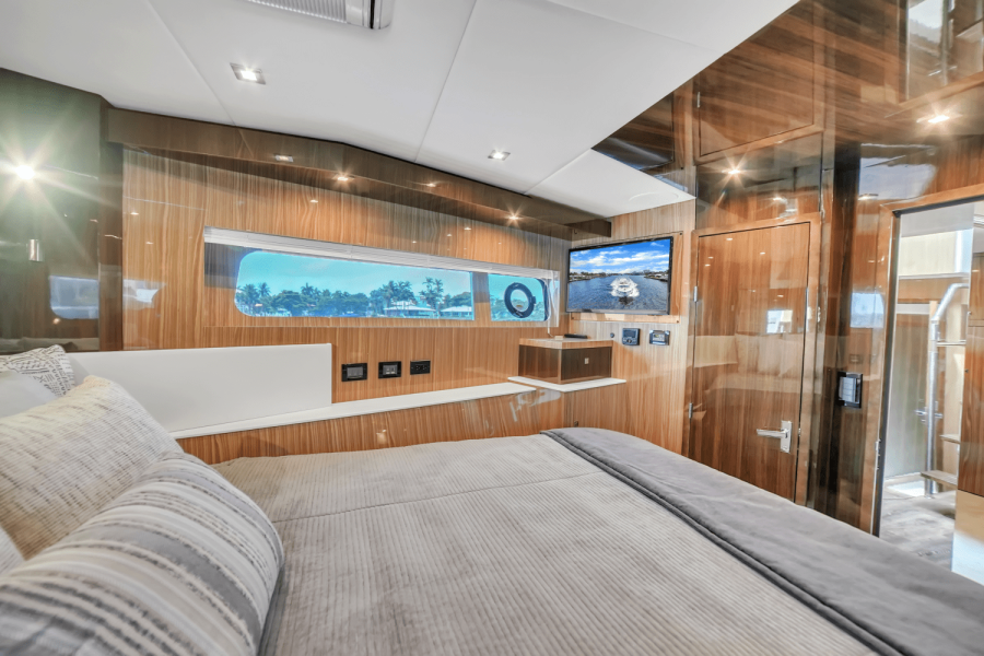 60ft Cruisers Yachts Yacht For Sale