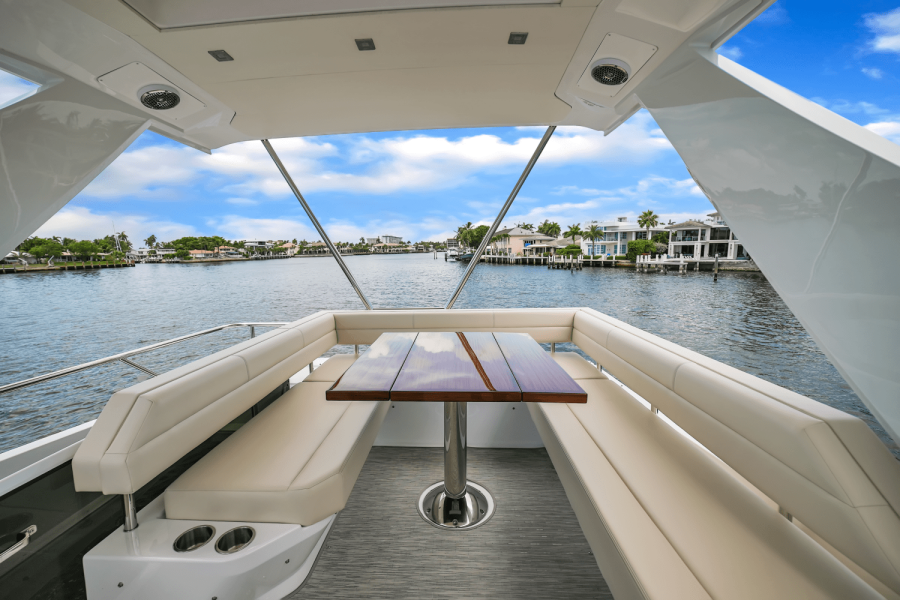 60ft Cruisers Yachts Yacht For Sale