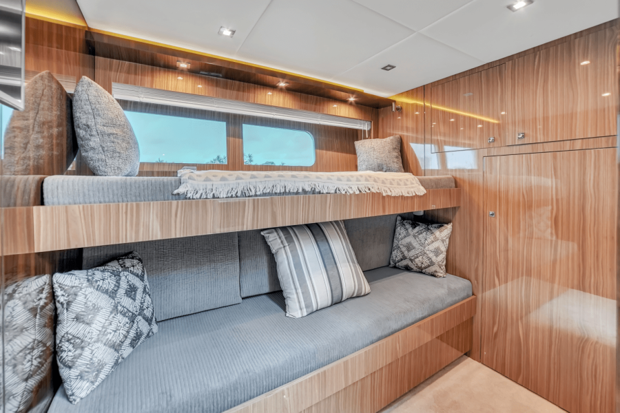 60ft Cruisers Yachts Yacht For Sale