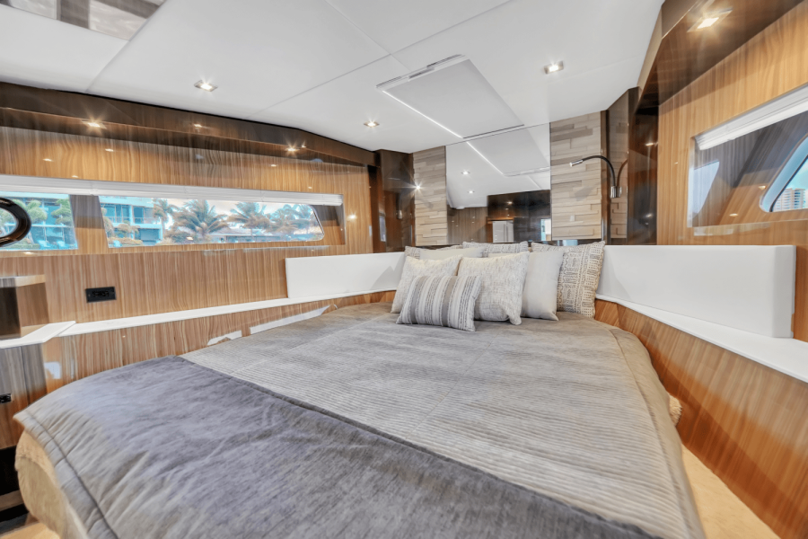 60ft Cruisers Yachts Yacht For Sale